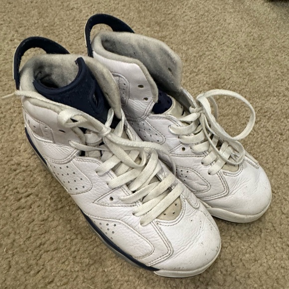 Nike Air Jordan 6 Retro Shoes in White/Midnight Navy - Picture 6 of 10